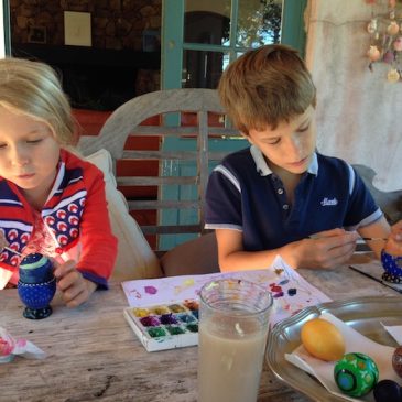 Life in Cape Town. Coloring eggs – preparing for the celebration of Easter